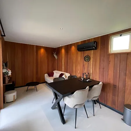 Ben's - De Hollandse Boerderij Lodge Bodegraven