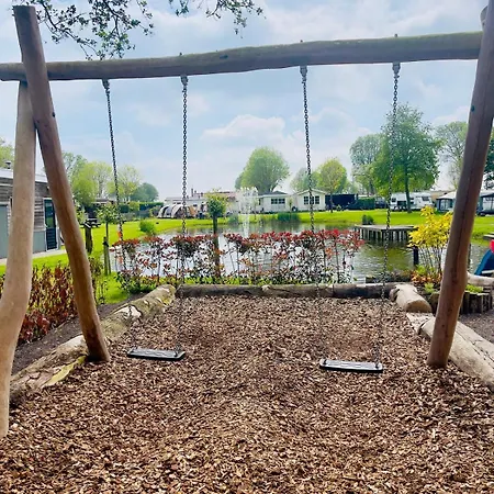 Ben's - De Hollandse Boerderij Lodge *