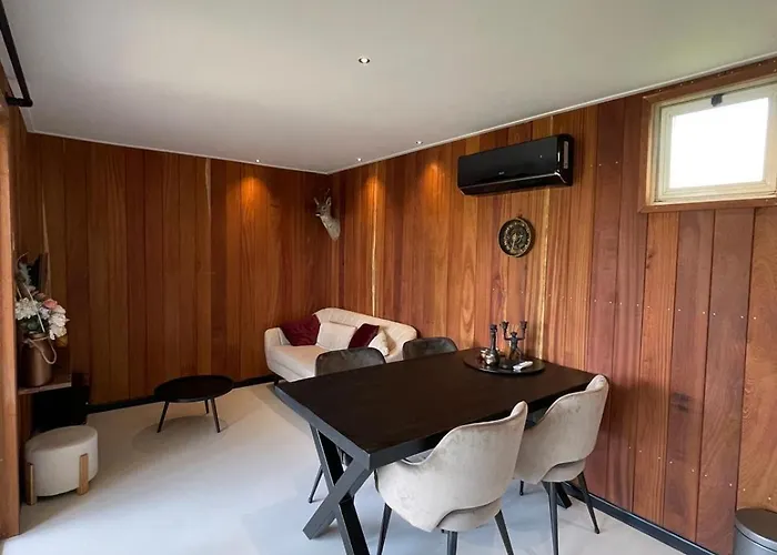 Ben's - De Hollandse Boerderij Lodge Bodegraven