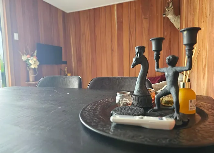 Ben's - De Hollandse Boerderij Lodge *