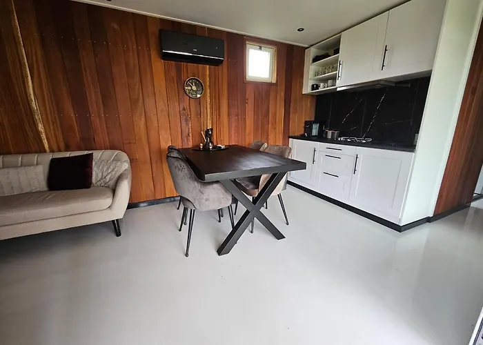 Ben's - De Hollandse Boerderij Lodge